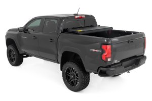 GMC Canyon Hard Low Profile Bed Cover - Rough Country - Tri-Fold - '15-'24